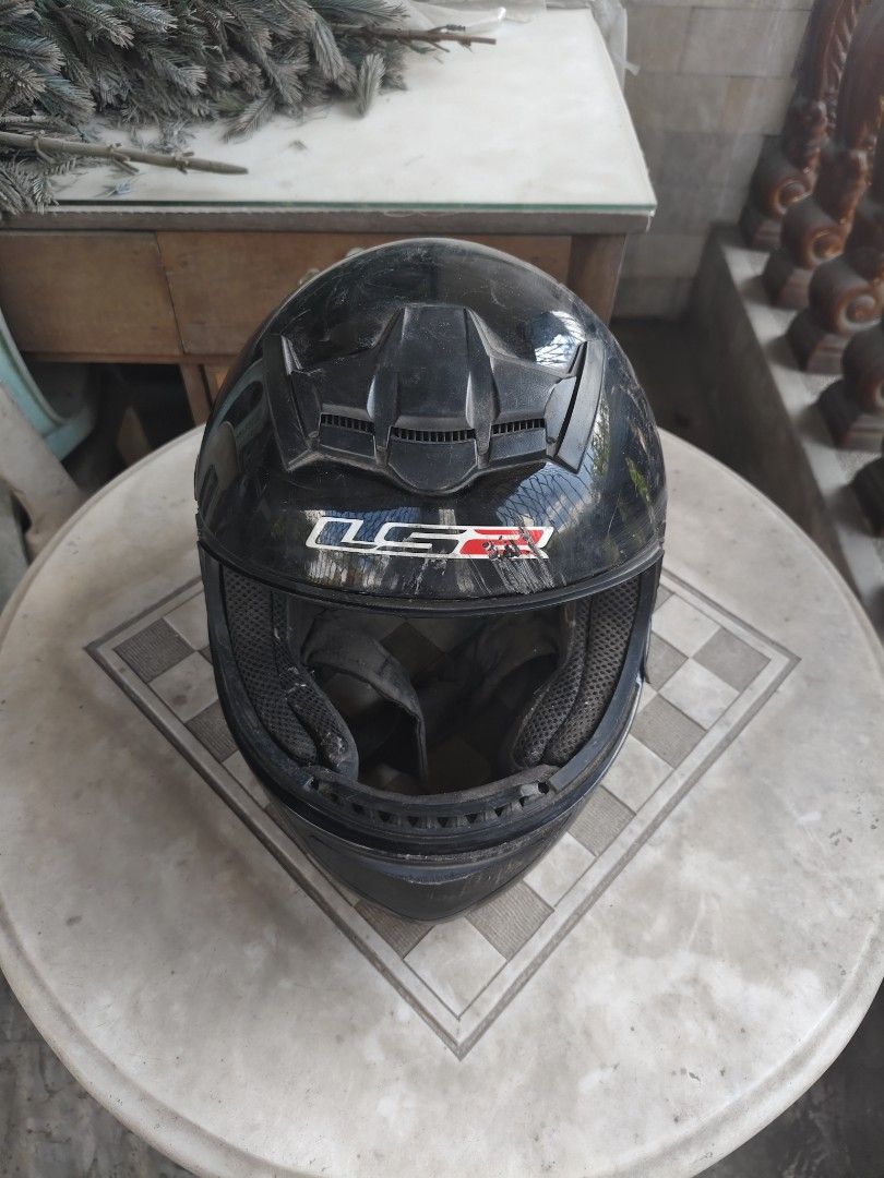 black LS2 modular motorcycle helmet (Category: Helmets and other Riding Gears) located in Bulacan. Submitted by angel.decluttersx (Listing ID 1436885733, Image 1). Description: read description please LS2 FF351-1 with ICC sticker XXL visor located outside visor can be replaced flaw: signs of wear no visor (can be replaced ( scratches seen in the photo above appears dusty inside, hasn't been wiped off yet payo/mop: gcash mod: courier thru j&t or l