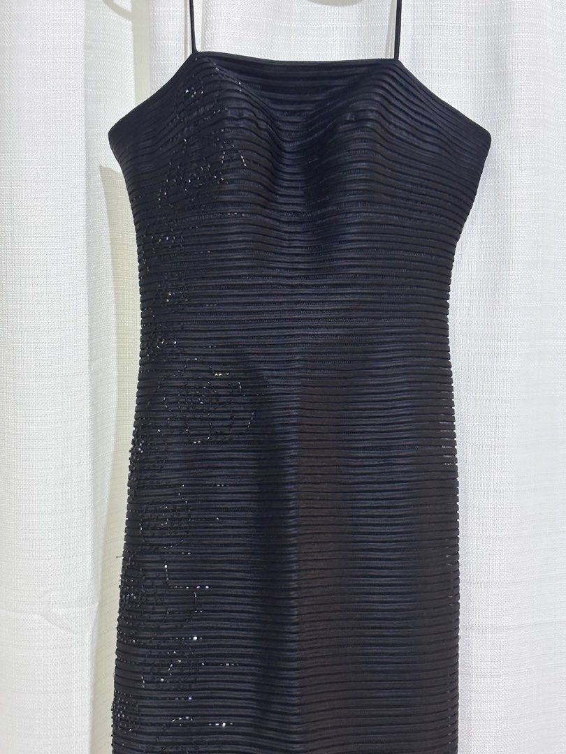 Black Sequined Thick Maxi Dress Gown (Category: Dresses) located in Bulacan. Submitted by sum1scloset (Listing ID 1436886632, Image 1). Description: SERIOUS BUSINESS ONLY, PLEASE. THOSE WHO WILL WASTE MY TIME WILL BE BLOCKED. closet clean-up to create space for a more sustainable lifestyle 💟 • most pieces are in xxs–xs, with only a few in s • all items are well taken care of and properly stored — i treat my clothes like babies 🤭 • actual photos