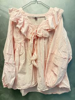 (Category: ) located in . Submitted by krwardrobe (Listing ID 1436972621, Image 1). Description: .