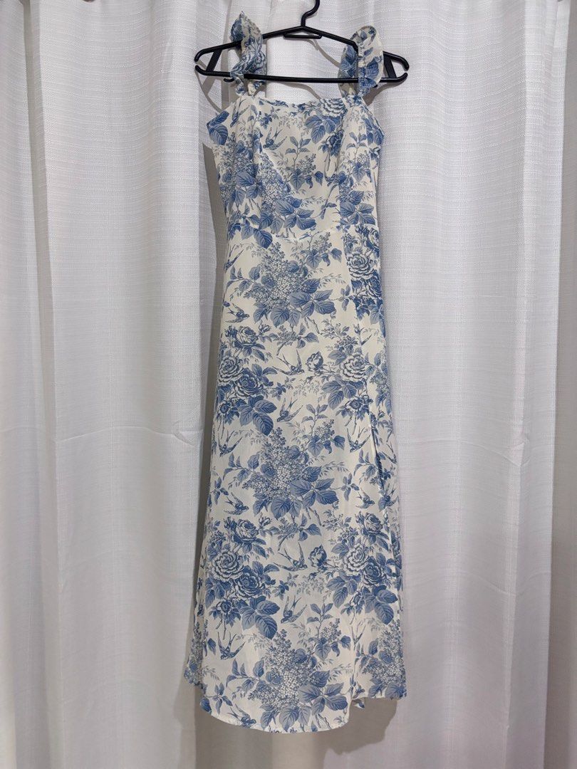 Blue Floral Maxi Dress (Category: Dresses) located in Bulacan. Submitted by sum1scloset (Listing ID 1436886159, Image 3). Description: SERIOUS BUSINESS ONLY, PLEASE. THOSE WHO WILL WASTE MY TIME WILL BE BLOCKED. closet clean-up to create space for a more sustainable lifestyle 💟 • most pieces are in xxs–xs, with only a few in s • all items are well taken care of and properly stored — i treat my clothes like babies 🤭 • actual photos are already p