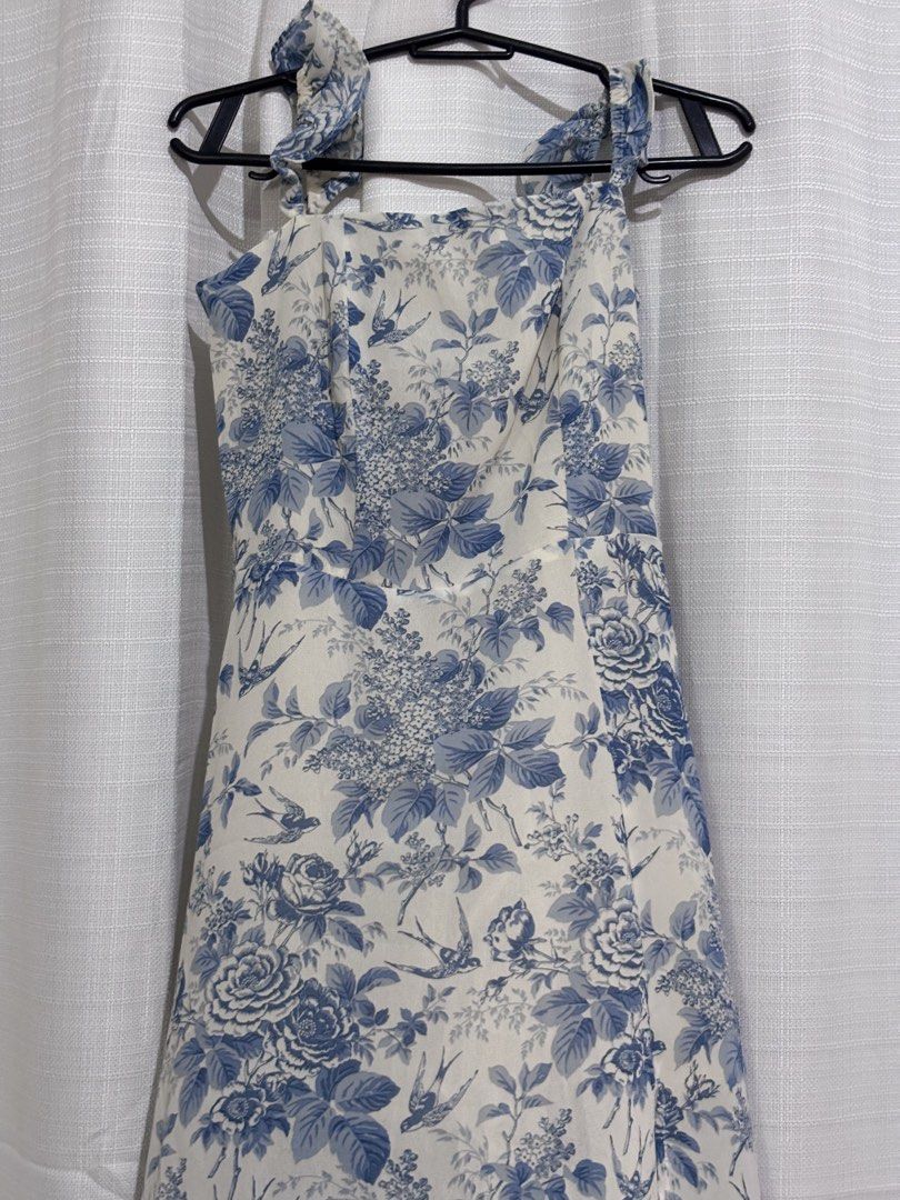 Blue Floral Maxi Dress (Category: Dresses) located in Bulacan. Submitted by sum1scloset (Listing ID 1436886159, Image 2). Description: SERIOUS BUSINESS ONLY, PLEASE. THOSE WHO WILL WASTE MY TIME WILL BE BLOCKED. closet clean-up to create space for a more sustainable lifestyle 💟 • most pieces are in xxs–xs, with only a few in s • all items are well taken care of and properly stored — i treat my clothes like babies 🤭 • actual photos are already p