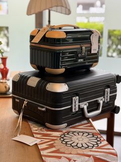 20-22 inch carry on Collection item 3