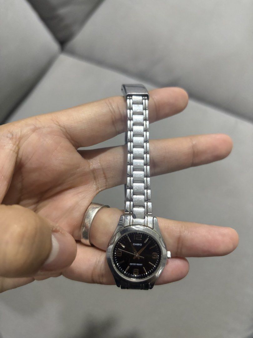 Casio (Category: Watches) located in Kuala Lumpur. Submitted by bundle_gg_bunjai (Listing ID 1436984736, Image 3). Description: -JAM ORIGINAL💯 -CERMIN ada calar -JAM MASIH CANTIK ✅ -SESUAI UNTUK PEREMPUAN ATAU BUDAK -SAIZ KECIL UNTUK LELAKI 📍COD AREA MERU , KLANG ☎️🤙WS- 0189021179 (BUNJAI).