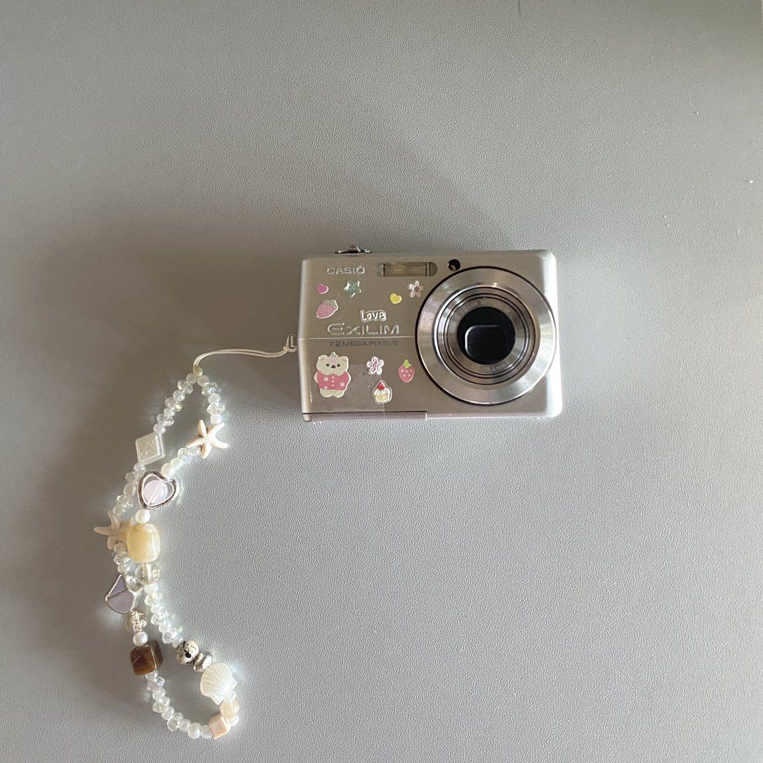 Casio Exilim EX-Z700 (Category: Cameras) located in Koronadal. Submitted by bapsaesas (Listing ID 1436883476, Image 2). Description: Casio Exilim EX-Z700 - 7.2 Megapixels - price: 3,999 + free sf (negotiable) - compact and handy digital camera - good working condition - fully functional issue: - loose battery cover only. - overall body condition: 8/10 inclusions: original unit original battery camera pouch original charger memory card stickers an