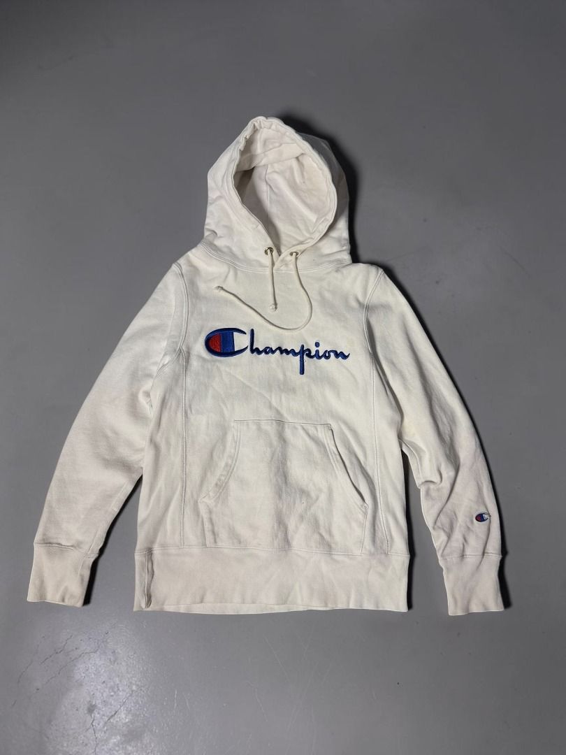 Champion Hoodie (Category: Coats, Jackets and Outerwear) located in Manila. Submitted by playingros58430 (Listing ID 1436993380, Image 2). Description: Excellent Condition Color rate: 10/10 Issue: None Mine: 350 Size: XS-S.