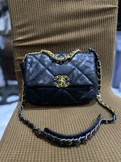 (Category: ) located in . Submitted by saveandstyleph (Listing ID 1436994317, Image 1). Description: .
