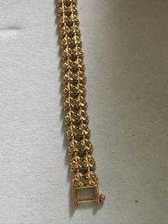 (Category: ) located in . Submitted by victoriachoo_boutique (Listing ID 1436915607, Image 1). Description: .