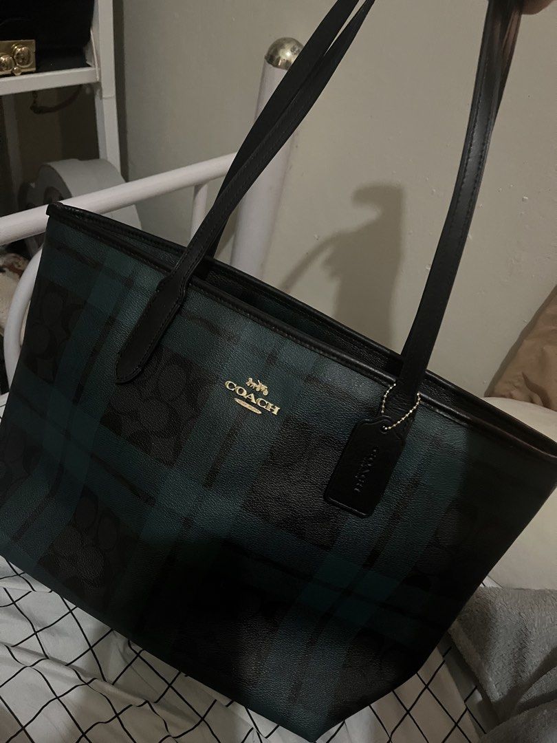 Coach City Tote Bag (Category: Luxury Bags & Wallets) located in Lipa City. Submitted by msmarison (Listing ID 1436850106, Image 2). Description: For Sale: Coach City Tote Bag – ₱3,200 Purchased this year and still in like-new condition. Selling it because I’m now working from home and no longer have much use for it. For those interested, feel free to send me a DM on Instagram so I can share the actual photos (ig: msmarison) Location: Batangas Ca