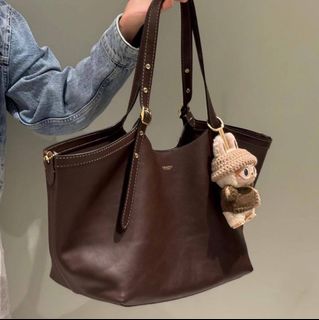 (Category: ) located in . Submitted by brigeshop01 (Listing ID 1436939003, Image 1). Description: .
