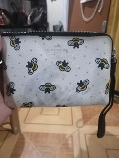 (Category: ) located in . Submitted by thrifting_mamah (Listing ID 1436968486, Image 1). Description: .