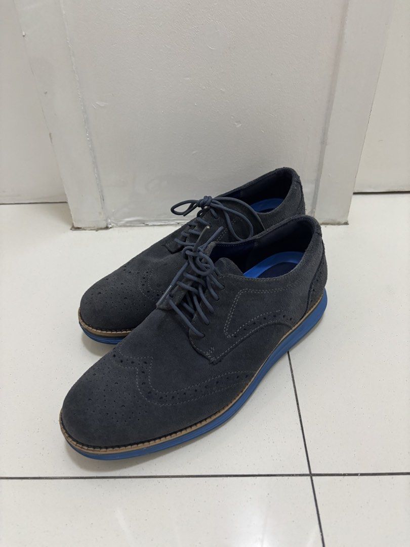 Cole Haan Original Grand (Category: Casual Shoes) located in Quezon City. Submitted by paullimgenco (Listing ID 1436856506, Image 3). Description: Selling hardly used Cole Haan Original Grand. Size 7.5 US mens medium width. No heel drags. No box but can provide replacement box. Shipping can be arranged. .