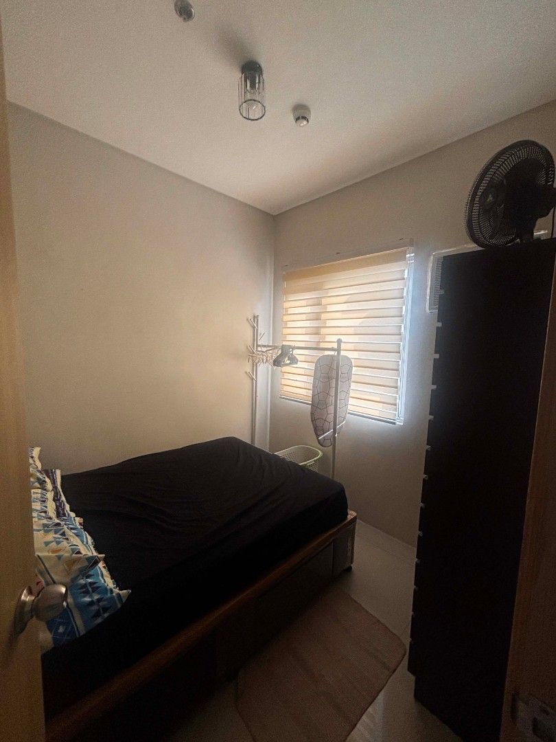 CONDO UNIT FOR SALE (Category: Apartments & Condos) located in Caloocan City. Submitted by makyojs (Listing ID 1436875506, Image 3). Description: Vine residence (Low rise) Tower 2 Floor 12th 2 BR Sqm 29.65 Cash out 4.2M 📍 Located at Vine Residences, Novaliches, Quezon City. Tower 2 12th floor 🚶 Walking distance to SM City Novaliches ✅ 2 Bedroom Condo unit perfect for couples, families and friends, Property Amenities: ✔️ Lounge Pool ✔️ Splash Po
