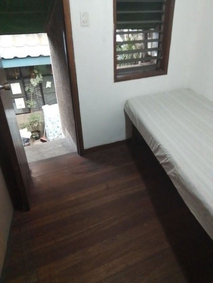 Congressional Ave, QC (Category: Room Rentals) located in Quezon City. Submitted by ted80s (Listing ID 1427699333, Image 1). Description: PLS READ ALL before messaging Scammer Beware 🤪Near Brgy Hall. Meron CCTV + Witch Dog on duty Always meron taong bahay. Flood free 🏆 Don't ask for more photos. Visit place to appreciate. The place is just basic. Not Instaglam. Budget friendly until life gets better 🙂 Must have work. Proof of Income. 2 valid g