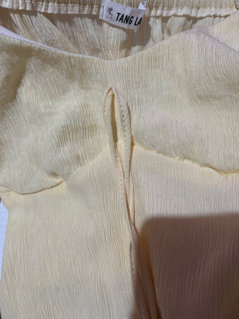 Pastel Yellow Long Sleeve Blouse (Category: Blouses) located in Koronadal. Submitted by hiiiii.hello (Listing ID 1436878507, Image 3). Description: - pastel yellow - Long sleeves - Flared cuffs - Textured fabric very summer vibes never worn coz it’s loose on me best fit sa medium to si large kasi stretchable naman mop gcash mod j&t.