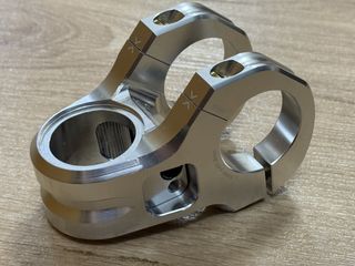 （分類：）位於 。 由 ky9394 提交（商品編號 1436985479，圖片 1）。簡介： 。