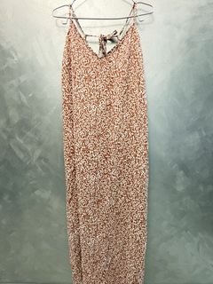 (Category: ) located in . Submitted by krwardrobe (Listing ID 1436968121, Image 1). Description: .