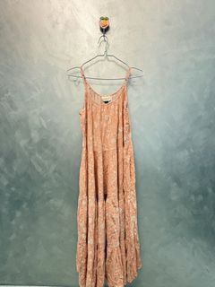 (Category: ) located in . Submitted by krwardrobe (Listing ID 1436897135, Image 1). Description: .