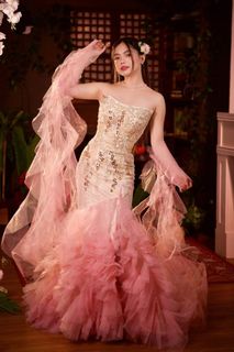 (Category: ) located in . Submitted by celestial_gowns_ (Listing ID 1436908951, Image 1). Description: .