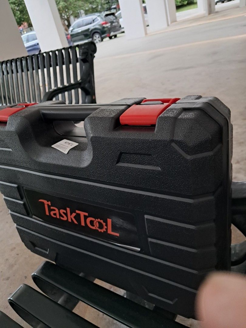 empty task toolbox (Category: Storage Boxes & Baskets) located in Singapore. Submitted by janny987 (Listing ID 1436926747, Image 2). Description: .