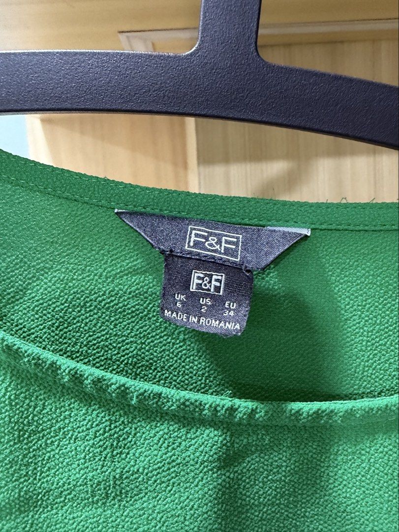 F&F Green Long Sleeve Blouse (Category: Blouses) located in Mandaluyong City. Submitted by jpc0708 (Listing ID 1436982351, Image 2). Description: - F&F green long sleeve blouse - Features: - Round neckline - Buttoned cuffs - Size: UK 6, US 2, EU 34 .