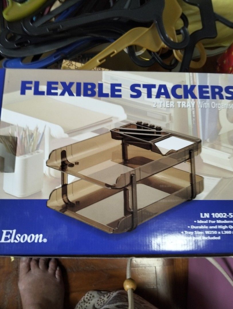 Flexible stackers449043000638853120