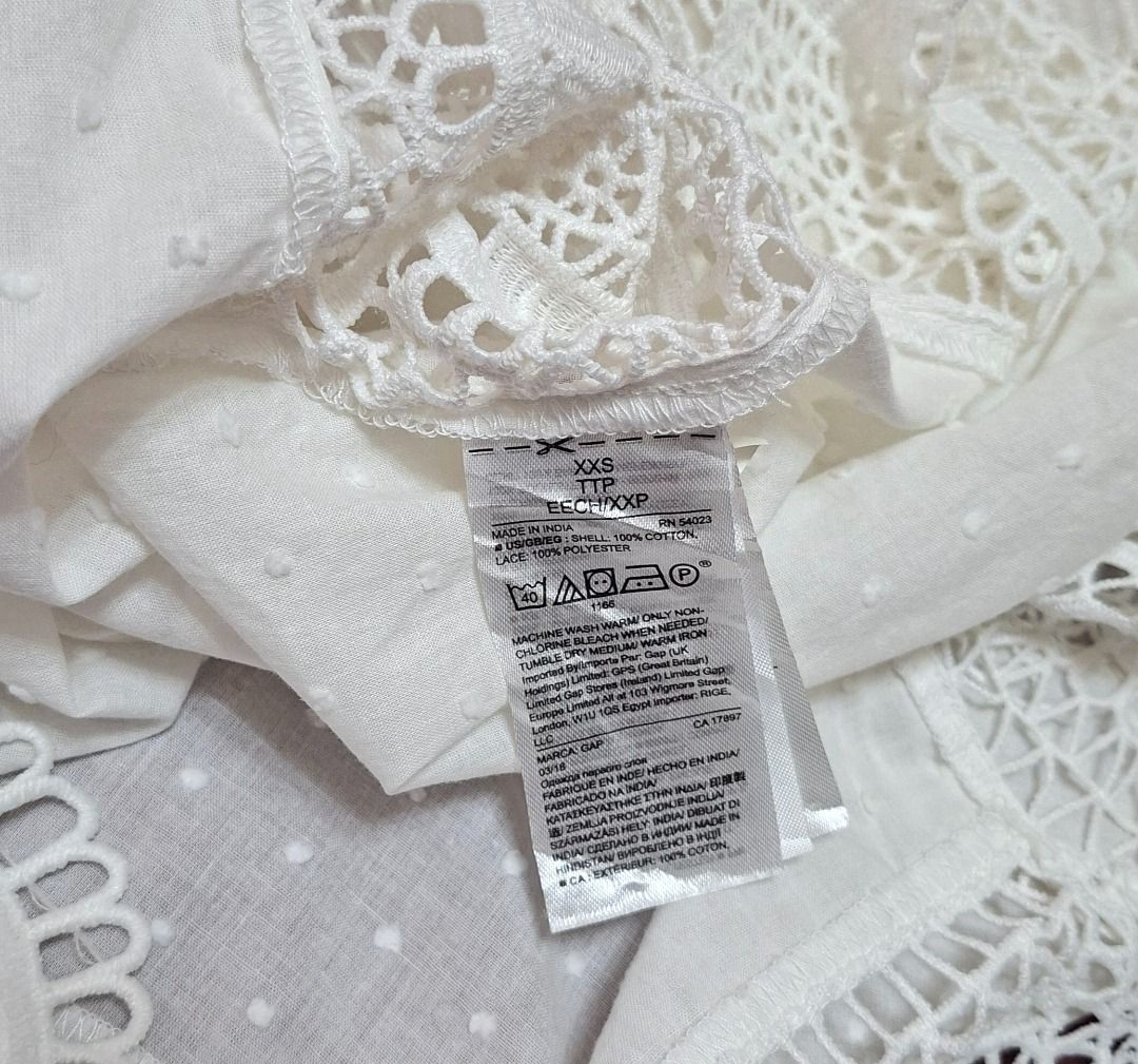 Gap White Crochet Tank Size XXSmall (Preloved) (Category: Blouses) located in Iligan City. Submitted by Memag (Listing ID 1436966462, Image 3). Description: *Seller is not an expert to authenticate the item. *like new *fabric - cotton *no issue *size - XXSmall (see photo with the tape measure guide) *Due to lighting, color may vary from actual. *make your best offer *MOP - GCash + Php 69 shipping fee thru J&T courier. .