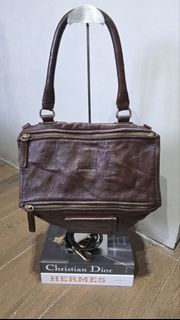 (Category: ) located in . Submitted by stopandshopforluxury (Listing ID 1436997939, Image 1). Description: .