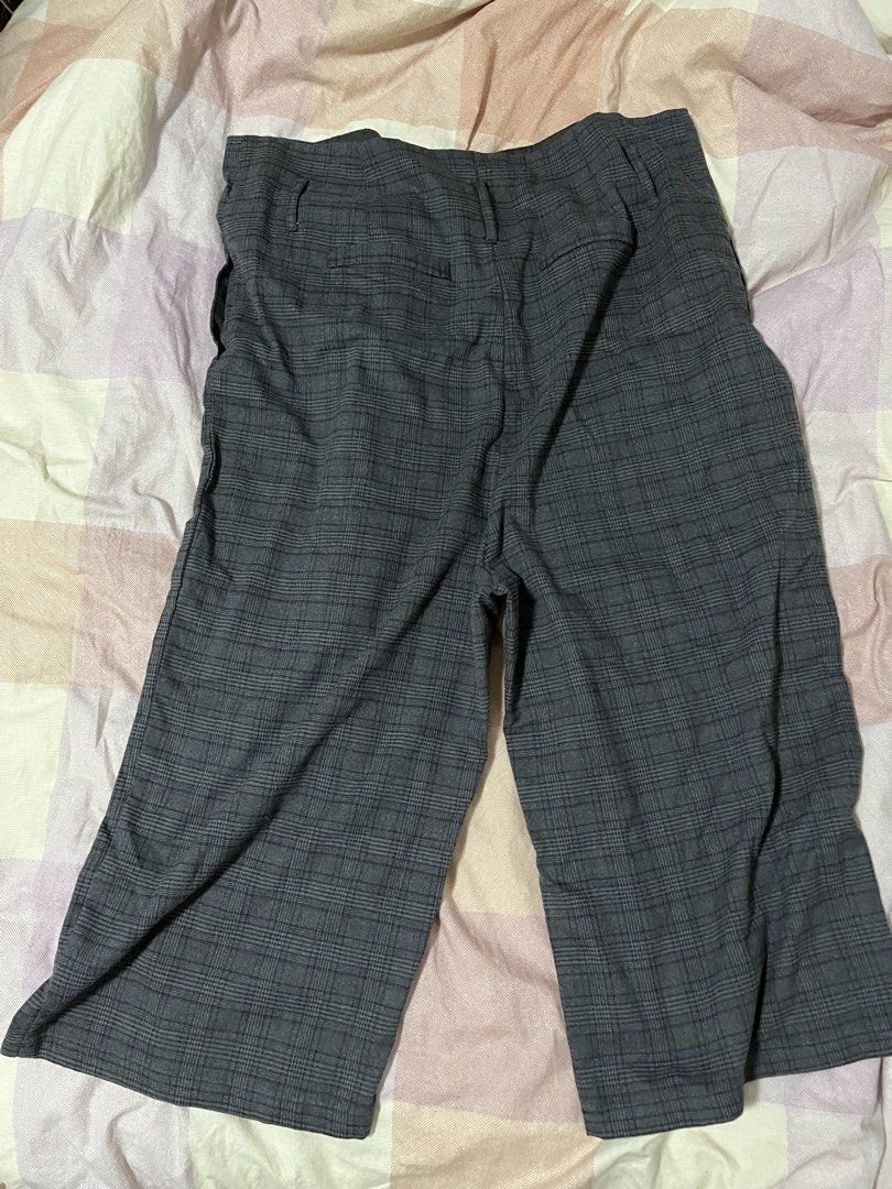 Gray Wide Checkered Trousers (Category: Trousers) located in Quezon City. Submitted by bomucart (Listing ID 1436978280, Image 2). Description: — for sale thrifted gray plus size plaid/checkered trousers/pants — RFS: too big (but can be worn with belt) — very comfortable fabric — negotiable — pwede gcash and delivery.