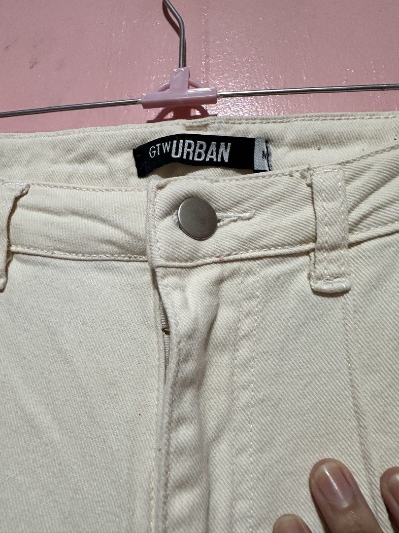 GTW Urban Wide Leg Pants (Category: Jeans) located in Rizal. Submitted by basicsrzl (Listing ID 1436842795, Image 3). Description: - GTW Urban wide-leg pants - Color: Cream - Size: Medium - High-waisted design - Button and zipper closure - Straight seam detail - Perfect for casual wear - NEVER USED!.