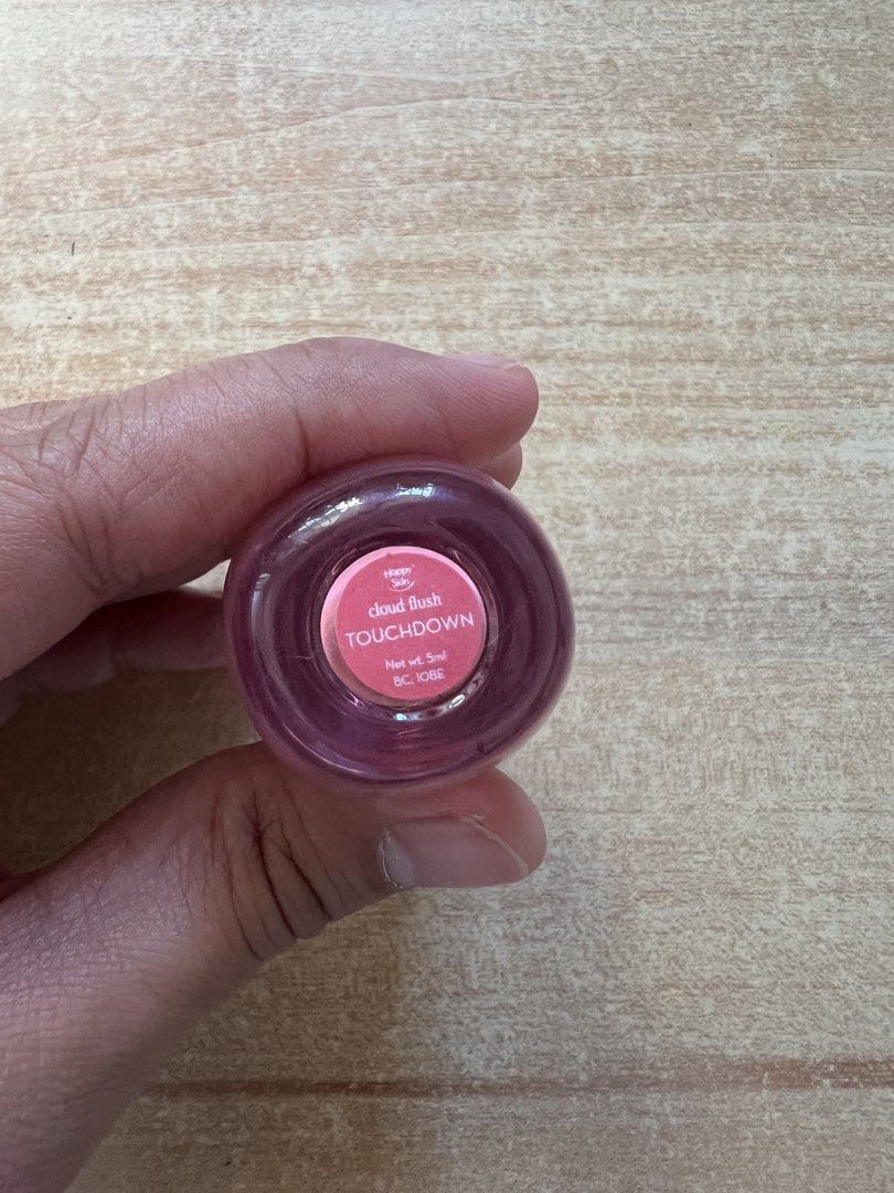 Happy Skin Cloud Flush - Touchdown (Category: Makeup) located in Bacoor. Submitted by dclttrng171 (Listing ID 1437016739, Image 2). Description: Nude Peach Around 98% Swatched only.