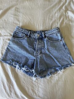 (Category: ) located in . Submitted by kat42s (Listing ID 1436832554, Image 1). Description: .