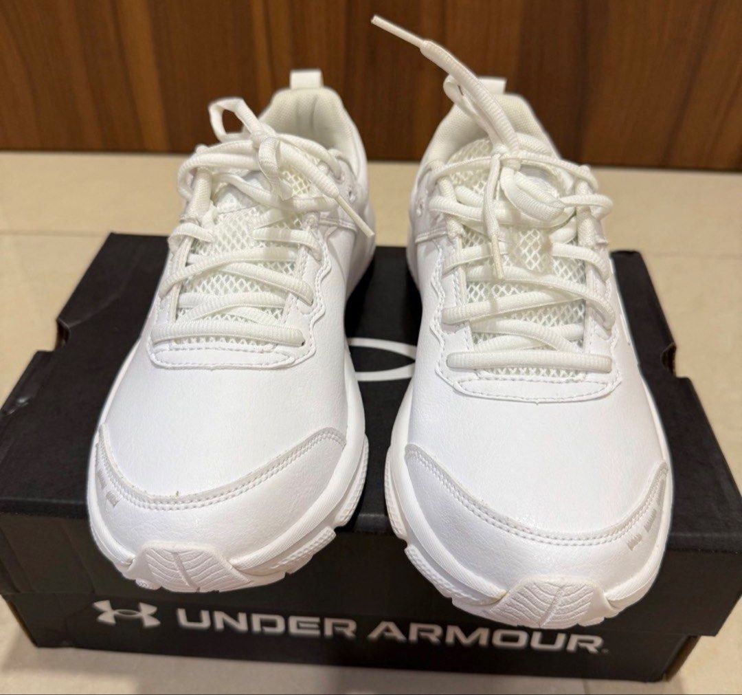 School White Shoes ( Updated on 9 May 26) (Category: Sneakers) located in Singapore. Submitted by tgxtoon (Listing ID 1402244652, Image 2). Description: Under Armour School White Shoes: UA Assert 10 - $48 Size US7/ EU40 - approximately 25cm. Hoka Bondi 9 US 7 White - $98 Perfect as school shoes. Self collect at my place..