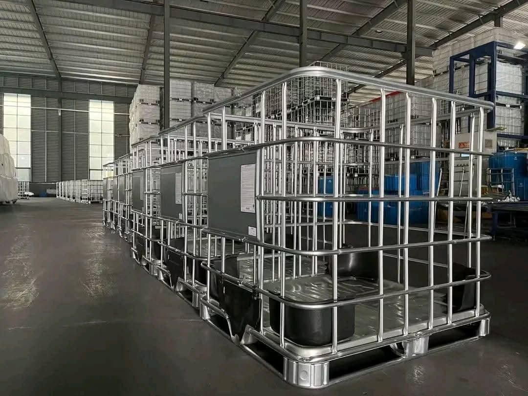 IBC Tank - Various Colors and Quantities (Category: Construction Tools & Equipment) located in Midsalip. Submitted by fiercelion.fd6487 (Listing ID 1436862978, Image 3). Description: - Durable IBC tanks - Available colors: Blue, White, Black - Protected by a metal cage - Features a metal pallet base - Some units have a red valve Buy 2 get 1 free - Suitable for liquid storage - Perfect for industrial or agricultural applications - Multiple units a