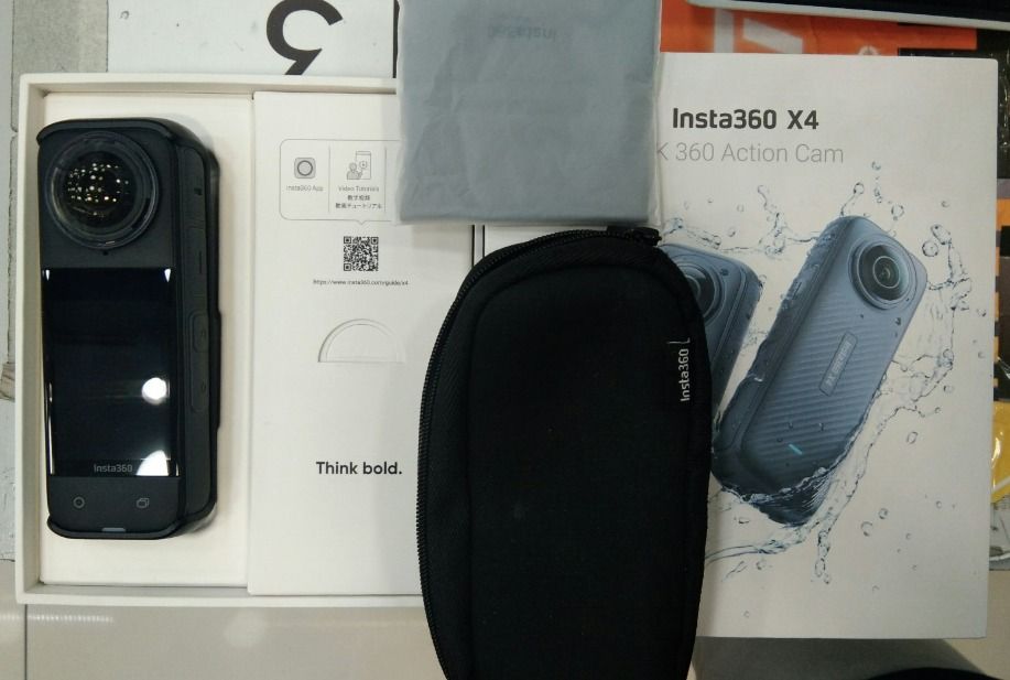 Used Insta360 X4 Standard Bundle (Category: Cameras) located in Paranaque City. Submitted by urbangiz_amb (Listing ID 1436938931, Image 3). Description: Key Inclusions: Insta360 X4 Camera: The main 8K 360-degree action camera. Standard Lens Guards: Removable protective covers for the lenses. 2290mAh Battery: A single rechargeable battery. Protective Pouch: A soft case for carrying the camera. Type-C to C Cable: Charging and data transfer cable. L
