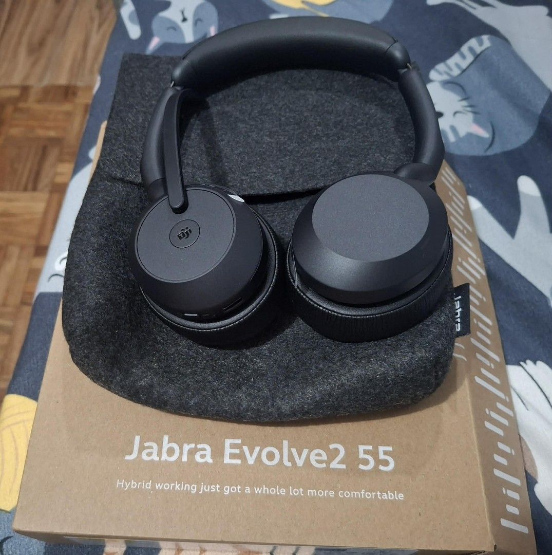 Jabra Evolve2 55 Headphones (Category: Headphones & Headsets) located in Las Pinas. Submitted by joshua1717 (Listing ID 1436876070, Image 1). Description: - Jabra Evolve2 55 headphones - Designed for hybrid working - Comfortable fit - Color: Black - Includes: Headphones, carrying case, original packaging - Compatible with Microsoft Teams and other platforms Jabra Evolve2 55 Stereo Headset (Wireless) Purchased price- 9,500 Discounted price less 30