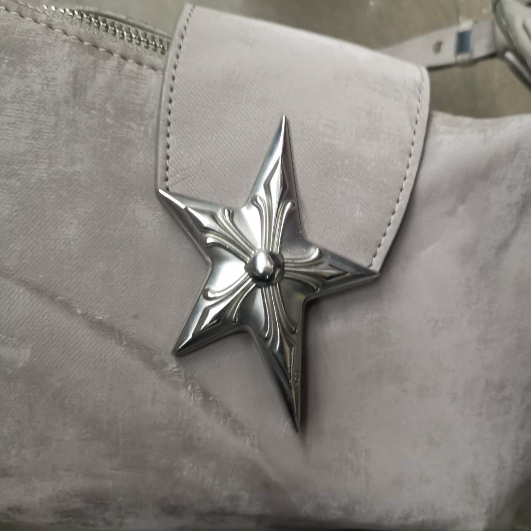 Jacd Star Baguette Bag (Rhino Gray) (Category: Luxury Bags & Wallets) located in General Mariano Alvarez. Submitted by hundred_lives (Listing ID 1437009372, Image 3). Description: Jacd Star Baguette Bag (Rhino Gray) Authentic Original Good Condition ‼️***Or Best Offer Wins***‼️ ‼️***Split Or As Pack***‼️ ‼️***Negotiable All Items***‼️ Tags: burberry fendi mcm givenchy yohji yamamoto rick owens prada dolce & gabbana channel gucci hermès balenciaga