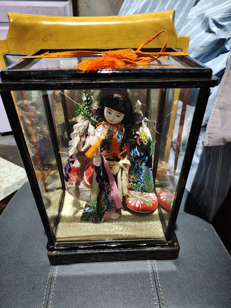 Japan Doll with Glass box (Category: Announcements) located in Gapan. Submitted by chashops31 (Listing ID 1436871766, Image 1). Description: Japan Surplus.