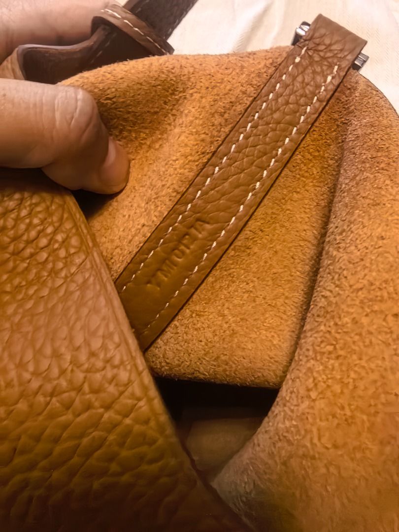 Japan Source H picotin (Category: Luxury Bags & Wallets) located in Cebu City. Submitted by elcoleccion21 (Listing ID 1436894381, Image 2). Description: Good as NEW EXCELLENT CONDITION. AUTHENTIC LEATHER.
