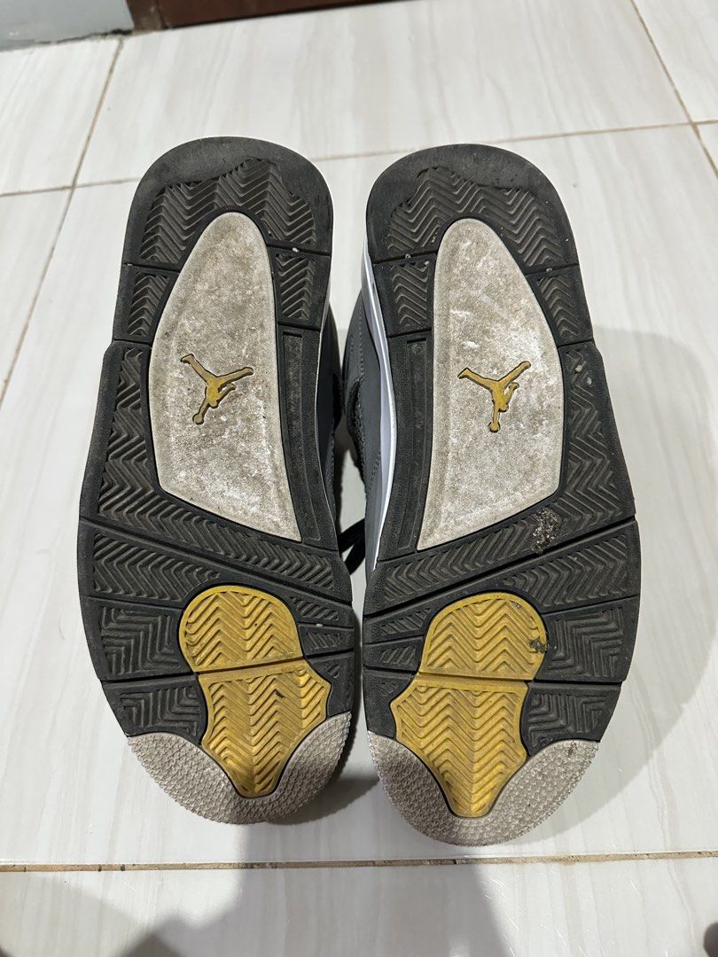 Jordan 4 Cool Grey size 8.5US UA (Category: Sneakers) located in Caloocan City. Submitted by shobbbe09 (Listing ID 1436951098, Image 3). Description: Jordan 4 Cool Grey Size 8.5US Without box No issue Lace swapped to waxed laces UA OG Batch High Tier Used but minimal to no star loss Sign of usage: crease Can ship nationwide SF shouldered by buyer RFS: decluttering 📍Koronadal City, South Cotabato, Mindanao.