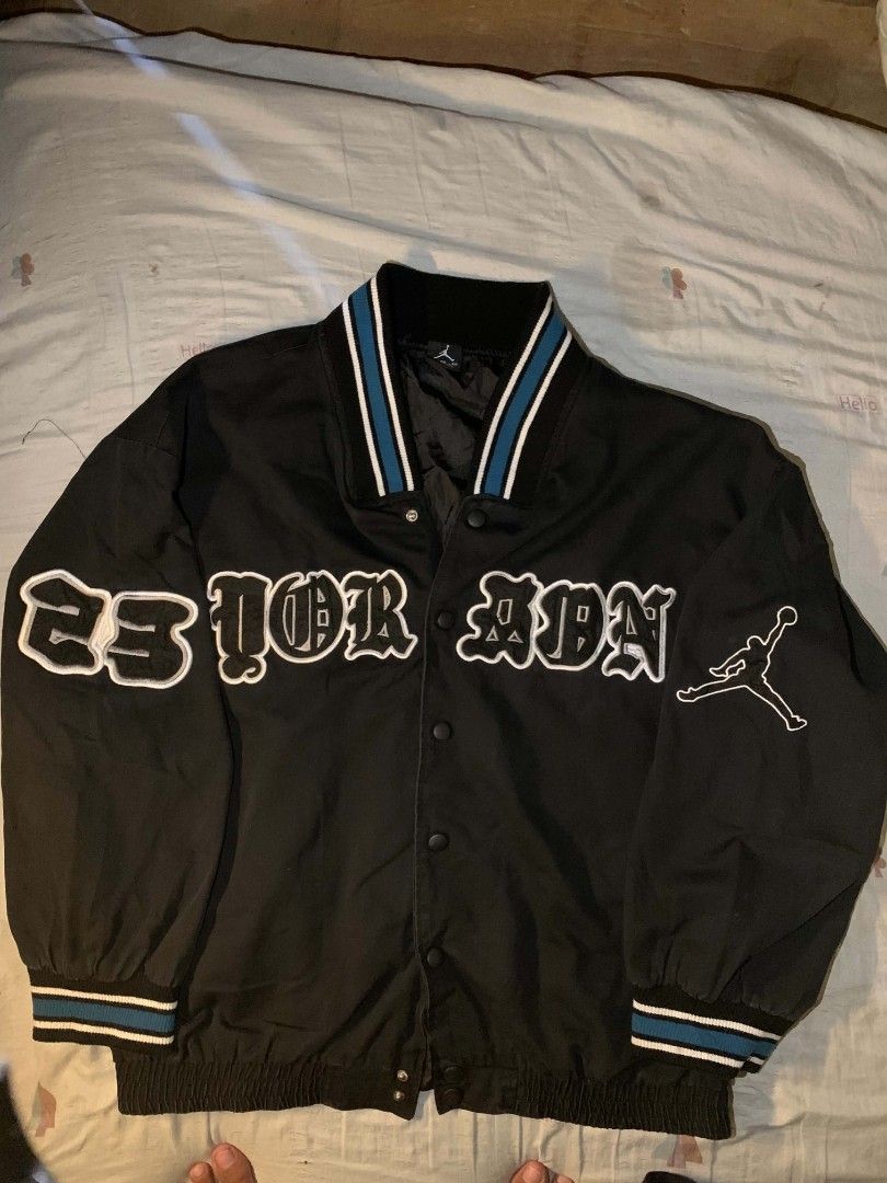 JORDAN VARSITY JACKET (Category: Coats, Jackets and Outerwear) located in Polangui. Submitted by laur- (Listing ID 1436840472, Image 1). Description: Off only no washtag.