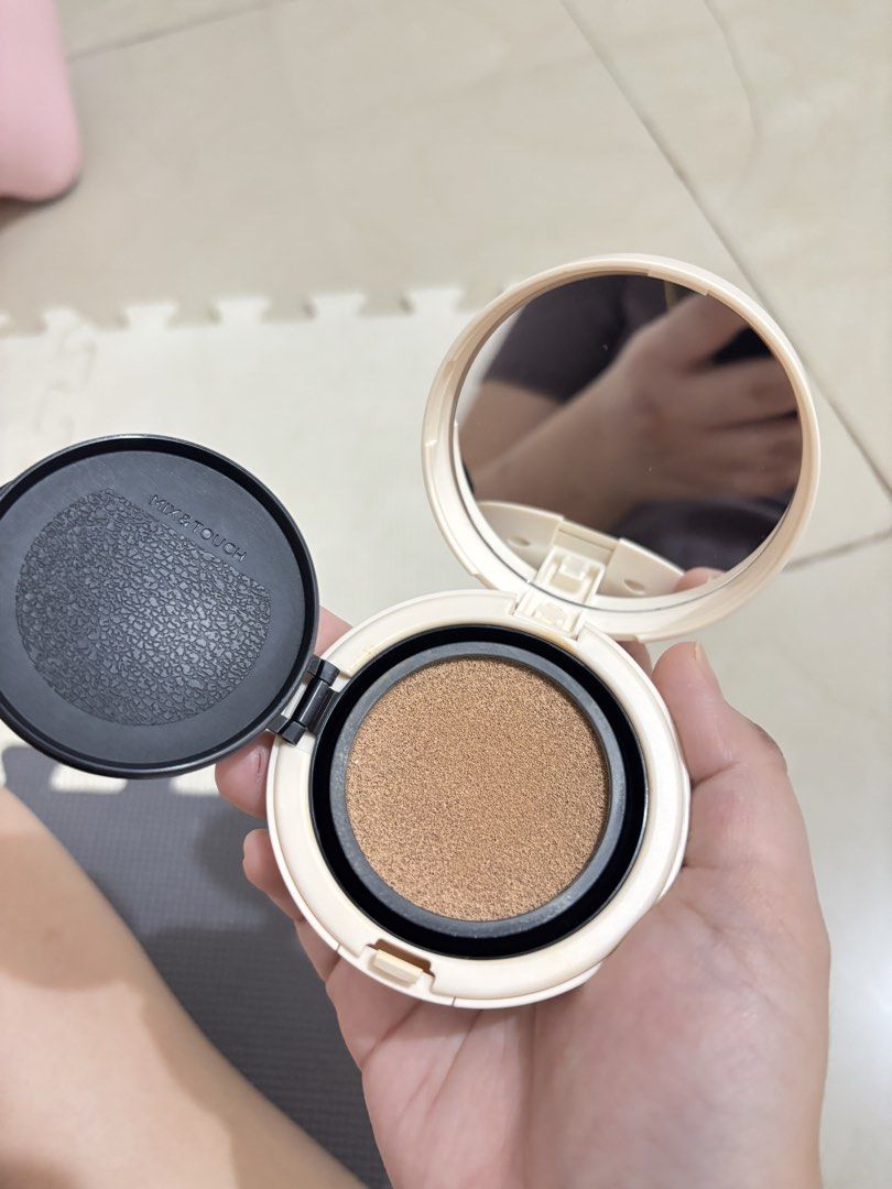 Jung Saem Mool Nuder Cover Layer Cushion - REFILL ONLY (Category: Makeup) located in Marikina City. Submitted by mattysgn (Listing ID 1436889882, Image 3). Description: Jung Saem Mool Nuder Cover Layer Cushion - REFILL ONLY Shade : 23 Medium Used twice only Original from Korea RFS: too dark for me 📍 Marikina Can ship thru lalamove grab jnt c/o buyer.