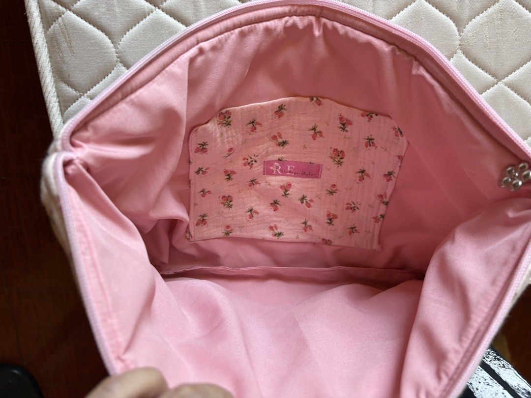 Laptop sleeve for 13 inch (Category: Laptop Bags & Sleeves) located in Abucay. Submitted by love.jerine (Listing ID 1437002483, Image 3). Description: .