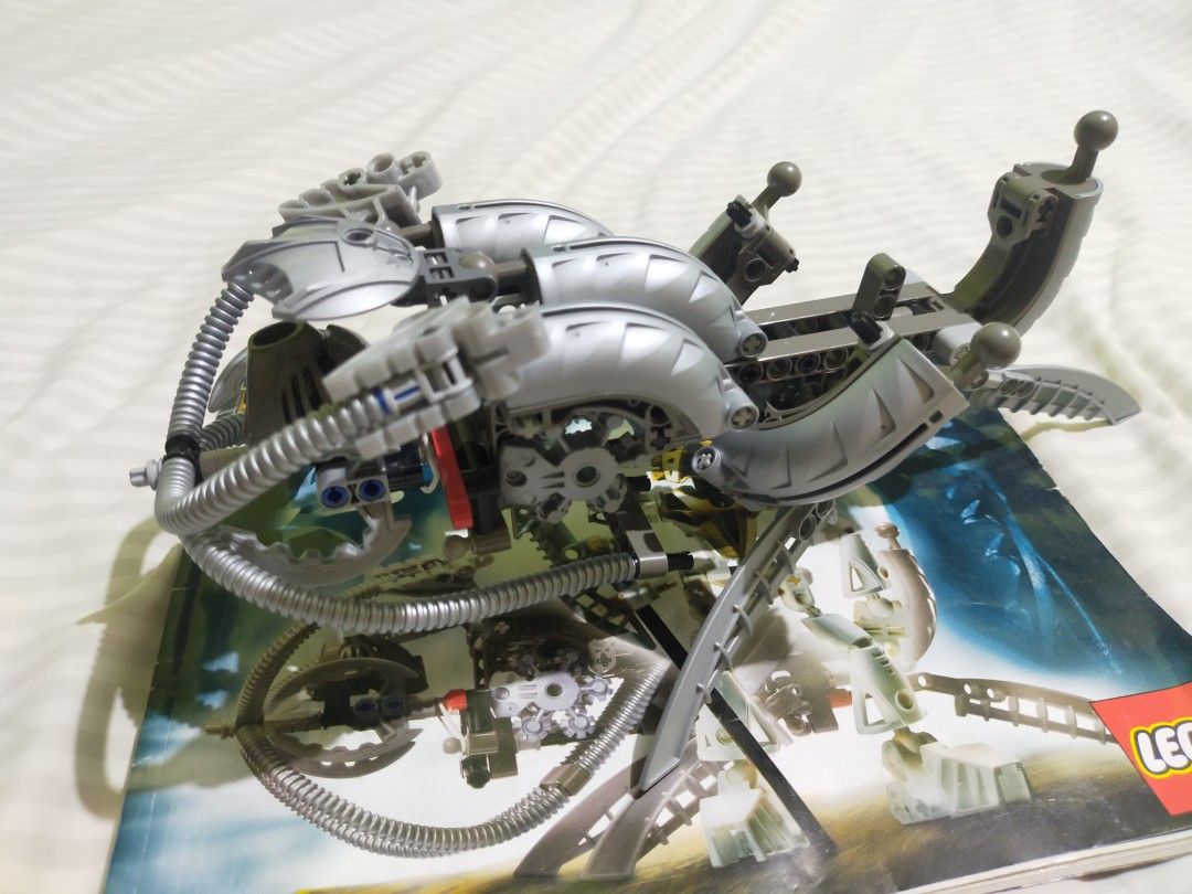 Lego Bionicle Takanuva (Category: Lego & Building Sets) located in Iloilo. Submitted by kncimb (Listing ID 1436901761, Image 3). Description: Message if you need more pics. payment through gcash, shipping through LBC..