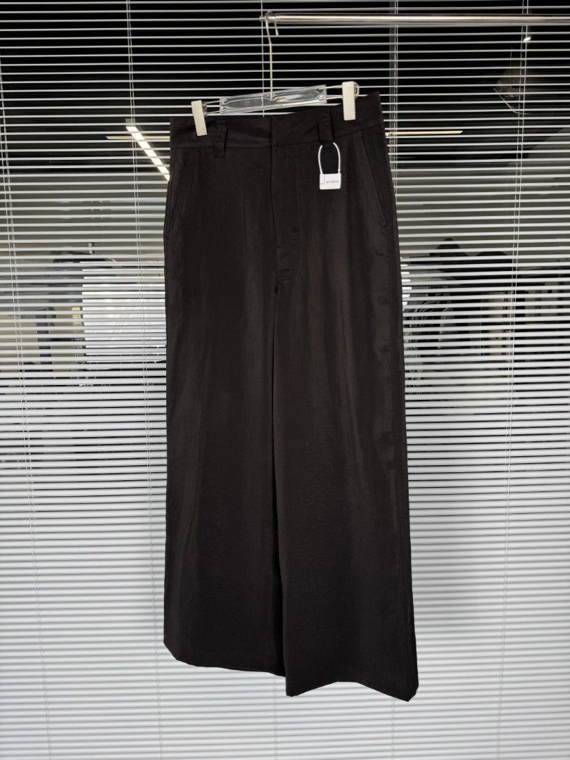 Lemaire 26SS Dry Silk Suit Set (Category: Luxury Apparel) located in Makati City. Submitted by donda.archives (Listing ID 1436850206, Image 3). Description: - 76% silk, 24% polyamide - Custom lampo zipper - Three size custom bottoms - Both elegant and comfortable. Dry silk fabric comes in two types: shiny and matte. Ours uses the same shiny fabric as retail, which is more expensive and more beautiful. It has a subtle yet striking sheen under ligh