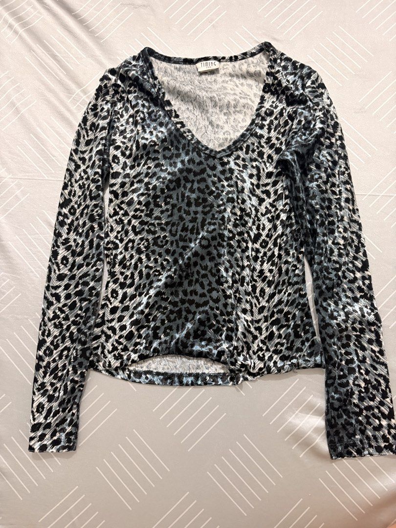 Assorted dresses / tops (Category: Longsleeves) located in Pasig City. Submitted by hey_declutter (Listing ID 1436951915, Image 1). Description: Take all for 250 S-M 📍 Pasig.