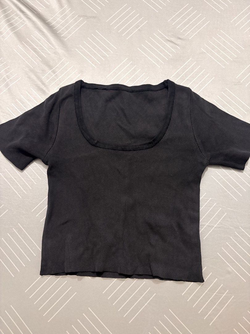 Assorted dresses / tops (Category: Longsleeves) located in Pasig City. Submitted by hey_declutter (Listing ID 1436951915, Image 3). Description: Take all for 250 S-M 📍 Pasig.