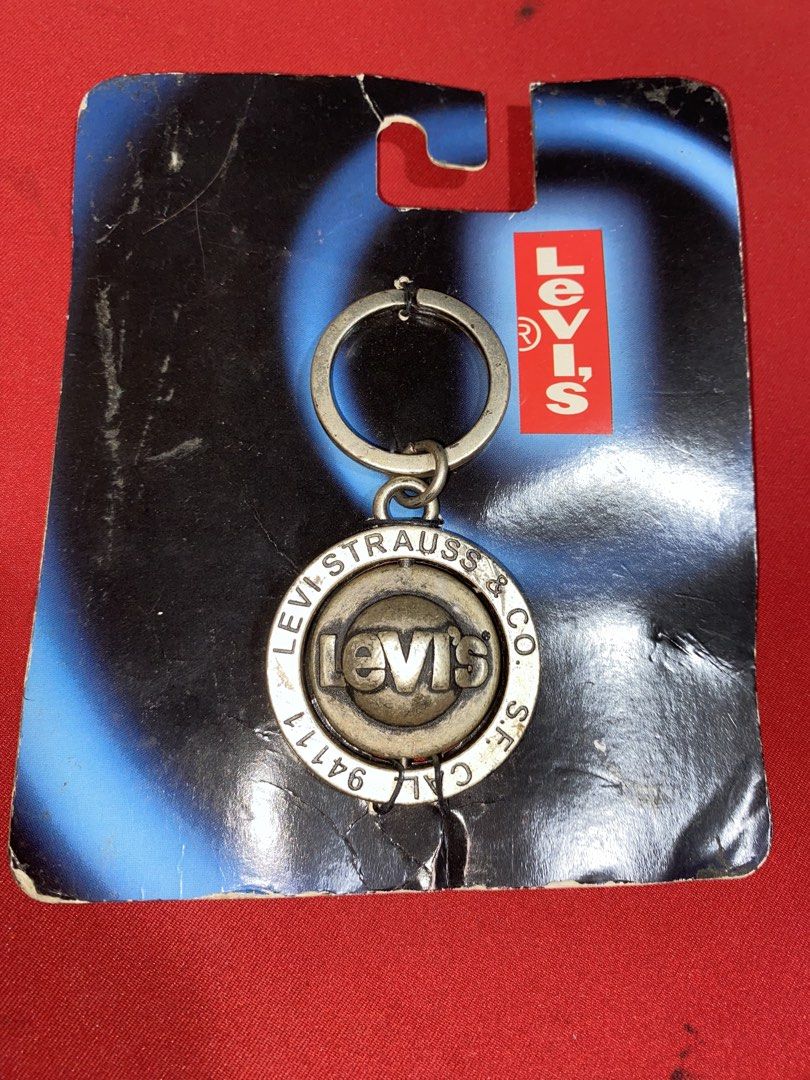 Levi's Keychain/Spinner Original Made in Italy (Category: Accessory Holder, Box & Organizers) located in San Juan City. Submitted by fastturtle_d9ad50 (Listing ID 1436953230, Image 1). Description: Levi's Keychain/Spinner Original Made in Italy Php 1500 - Authentic Levi's keychain/spinner - Features Levi's logo on the front - "ORIGINAL" text on the back - Made in Italy under license - Includes original packaging - Metal ring and circular pendant 