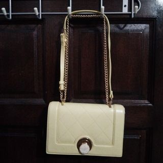 (Category: ) located in . Submitted by aissachiang (Listing ID 1436972976, Image 1). Description: .