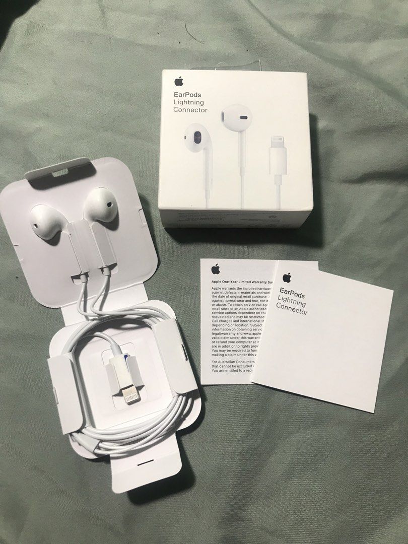Lightning EarPhones Plug&play (Category: Earphones) located in Manila. Submitted by nhh_accessories (Listing ID 1436999166, Image 2). Description: .
