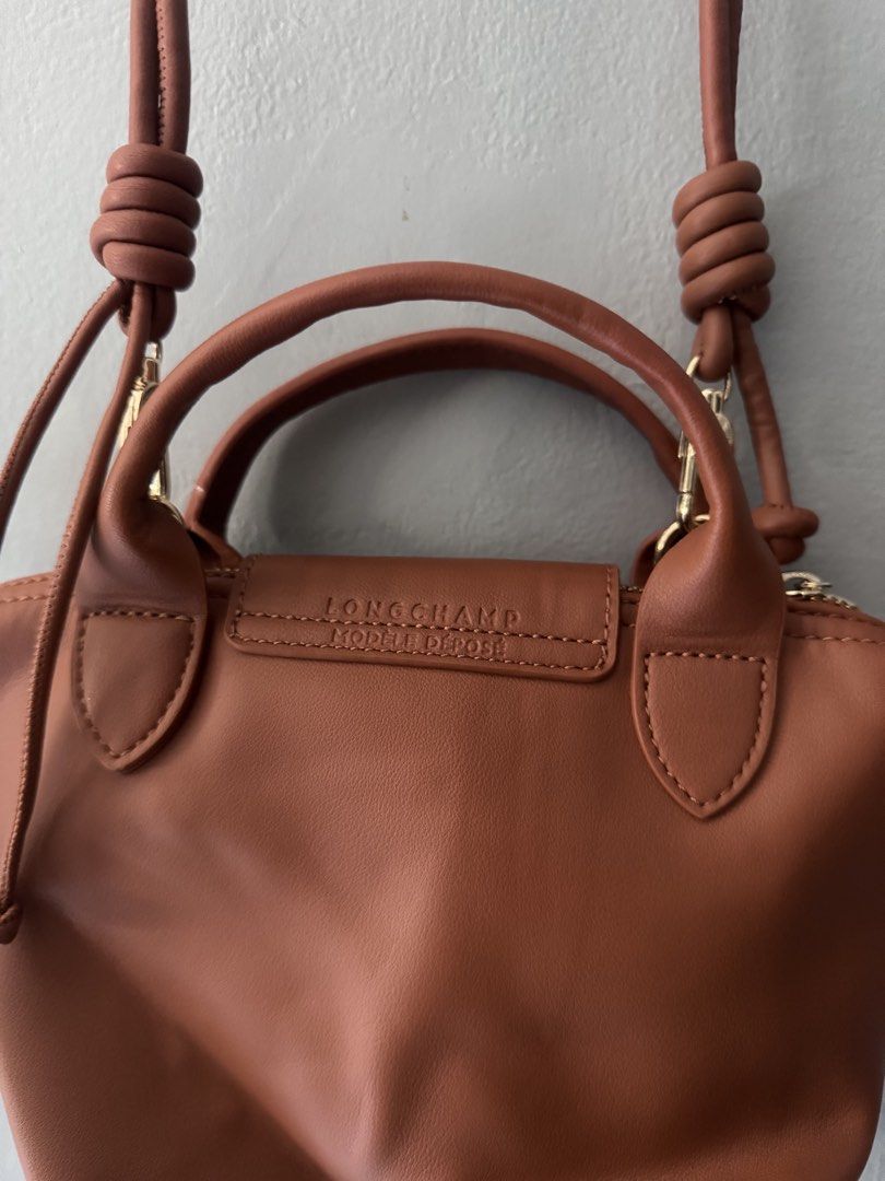 Longchamp (Category: Luxury Bags & Wallets) located in Manila. Submitted by mpac22222 (Listing ID 1436867399, Image 3). Description: Very Good Condition .